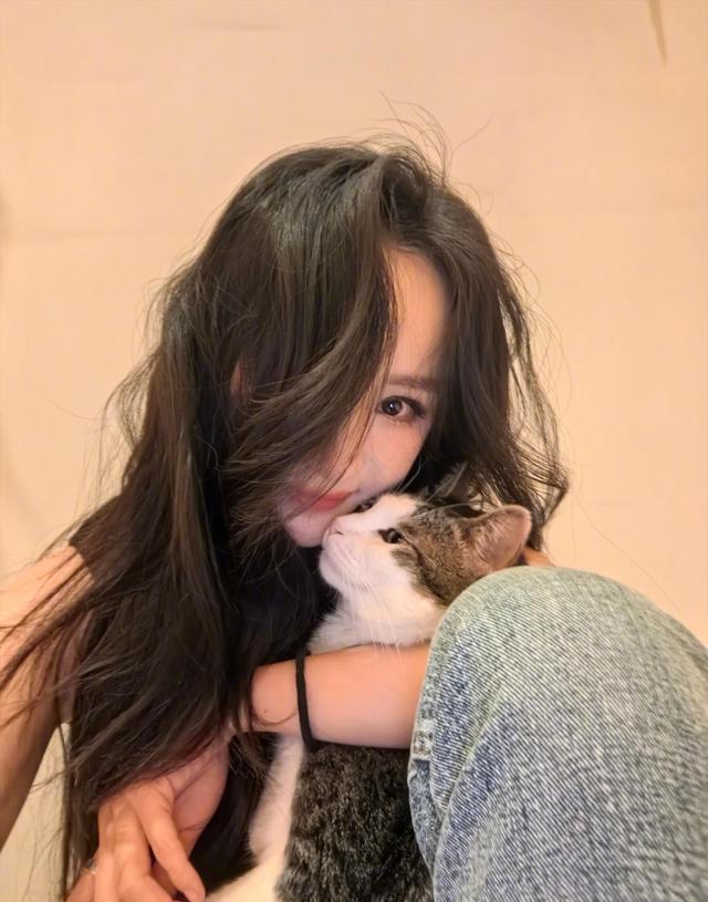 杨幂双面形象对比