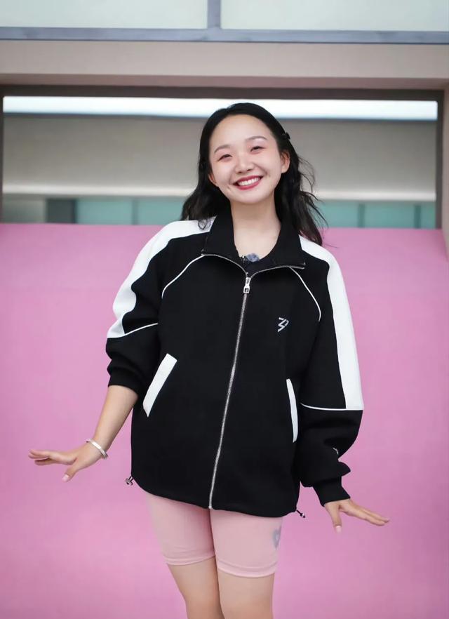 李嘉琦舞台照