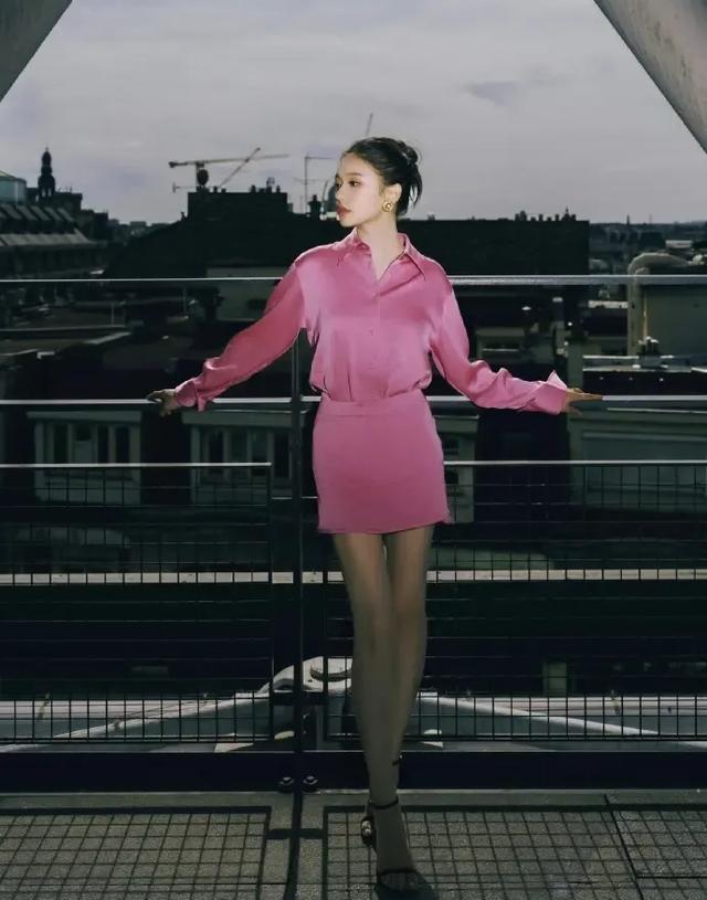 林允巴黎街拍